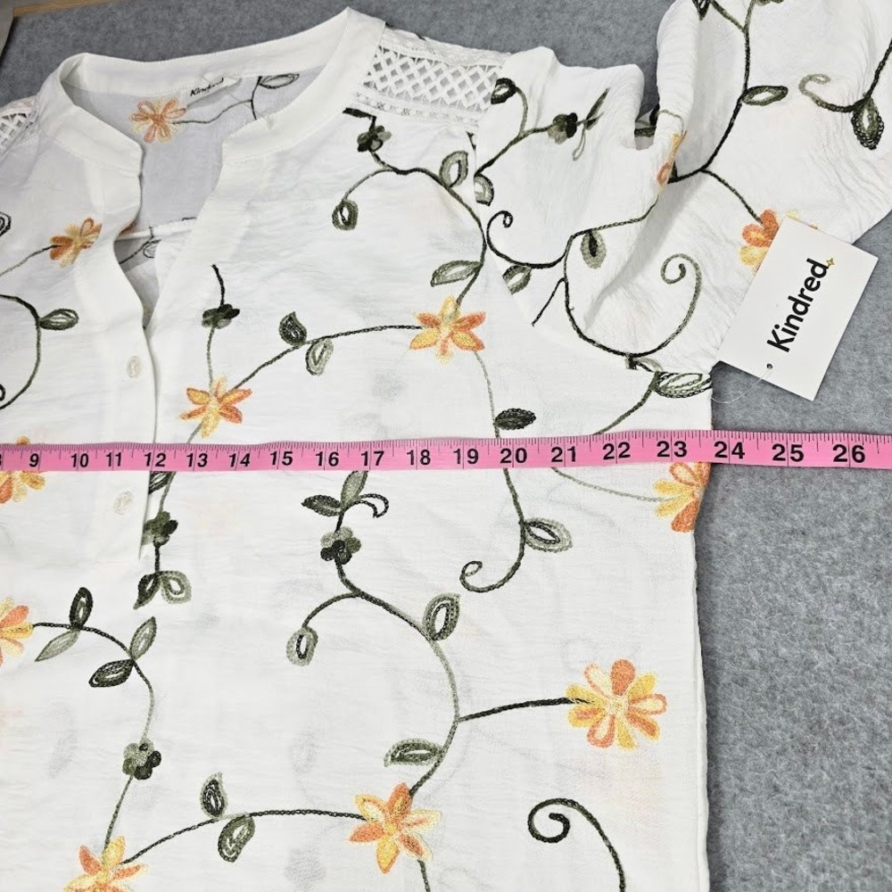 NWT Kindred Blouse Top 1X White Embroidered Floral Roll Tab Sleeve Cottagecore - Picture 3 of 8